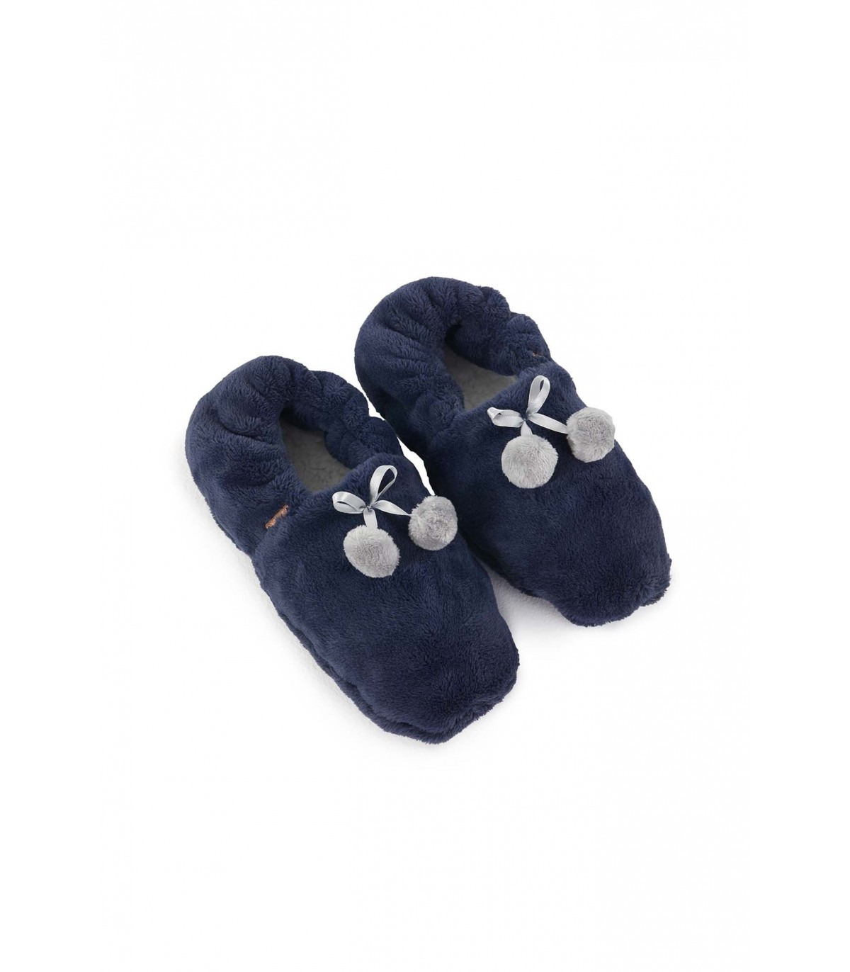 POMPOM SLIPPERS