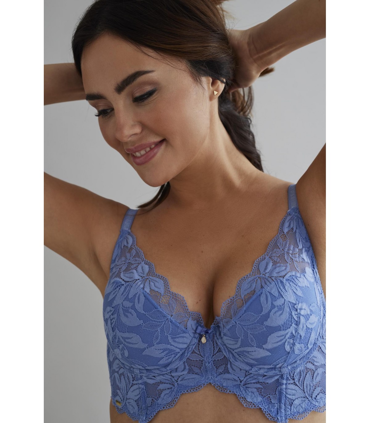 DEEP NECKLINE BRA