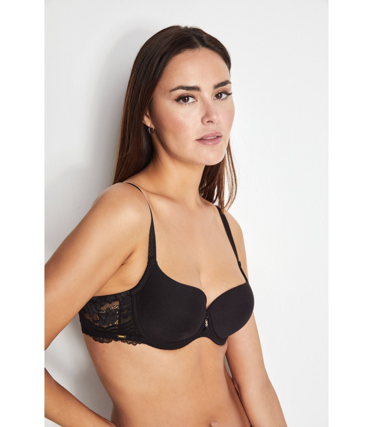 ESSENTIAL MOULDED BRA