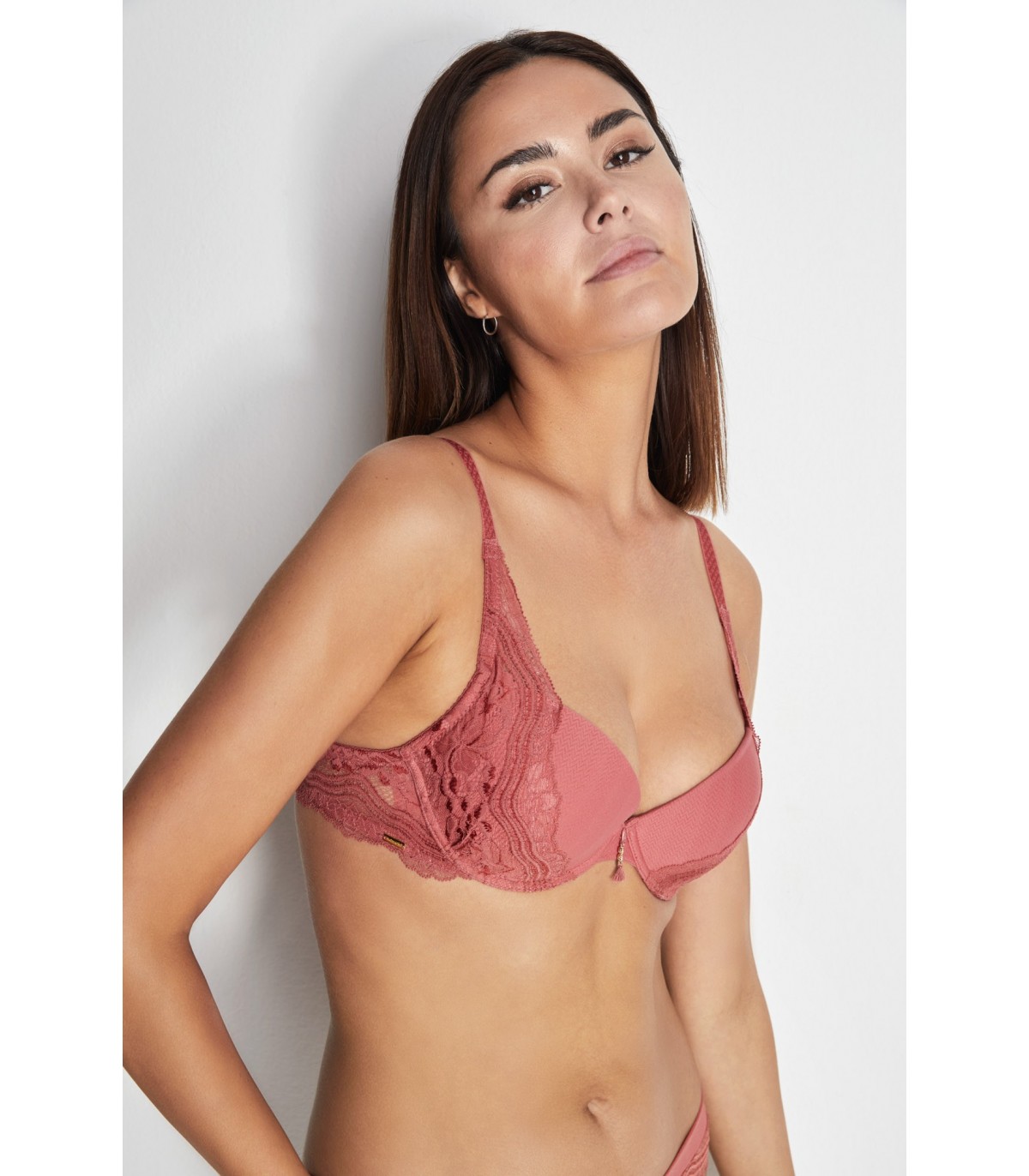 DEEP NECKLINE BRA