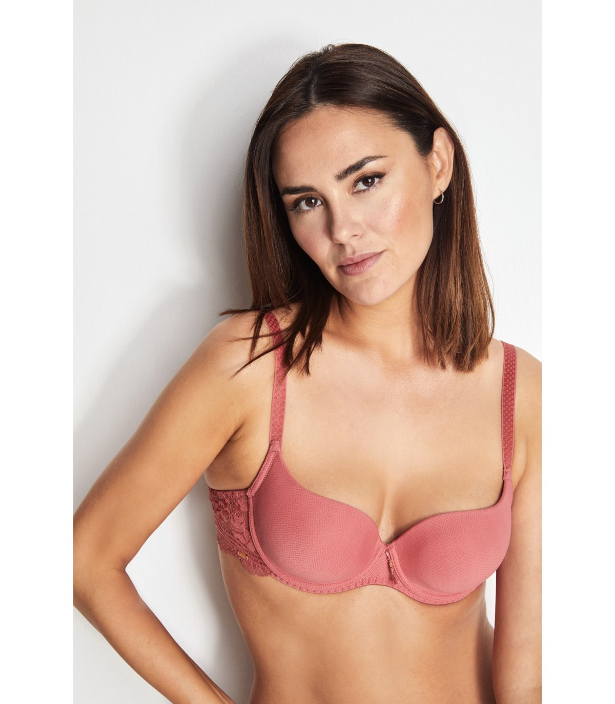 ESSENTIAL MOULDED BRA