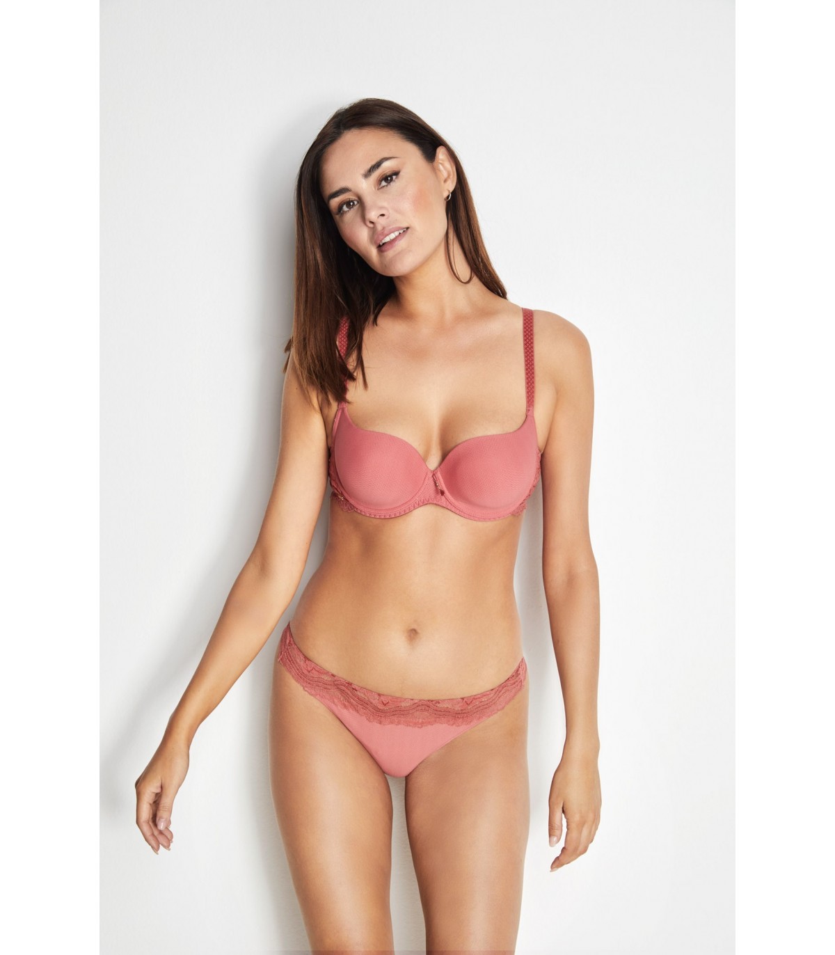 ESSENTIAL MOULDED BRA