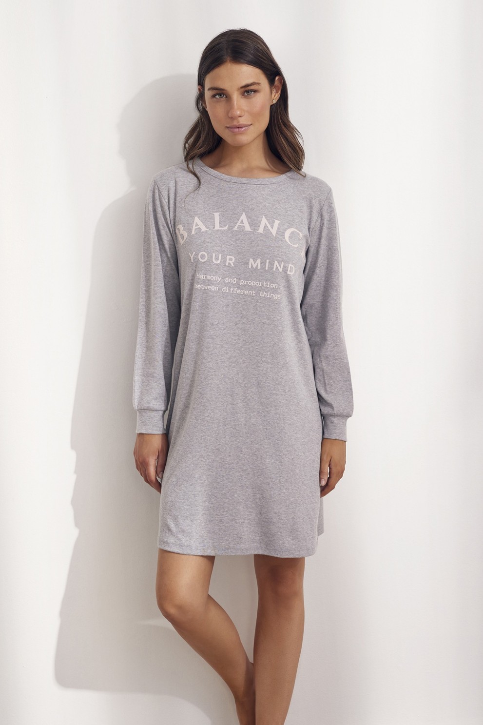 LONG SLEEVED NIGHTGOWN