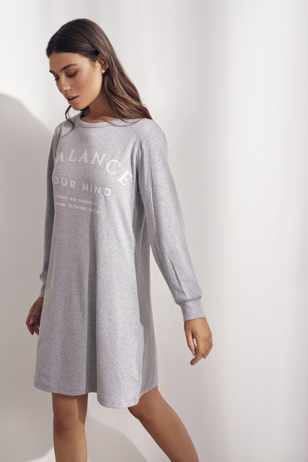LONG SLEEVED NIGHTGOWN