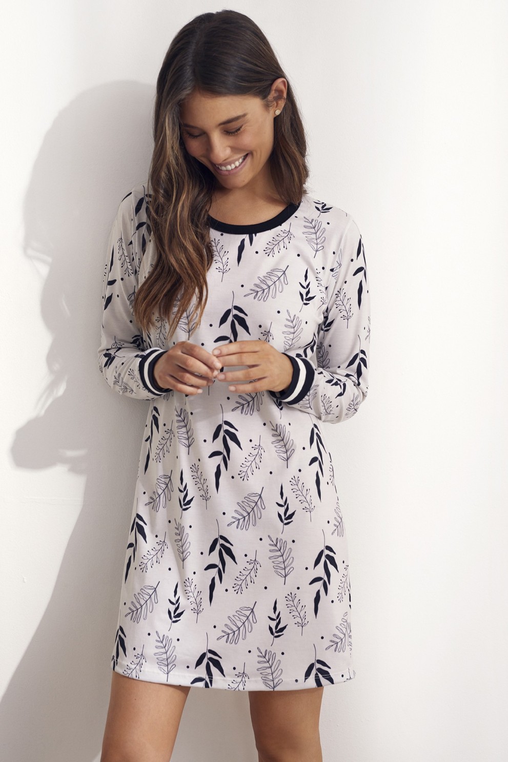 LONG SLEEVED NIGHTGOWN