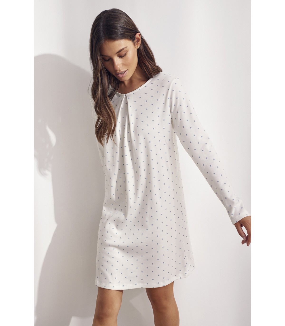 LONG SLEEVED NIGHTGOWN