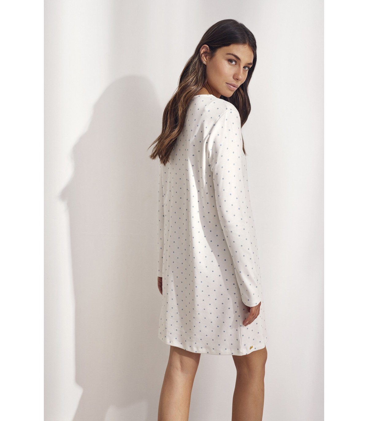 LONG SLEEVED NIGHTGOWN