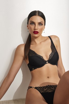 DEEP NECKLINE BRA