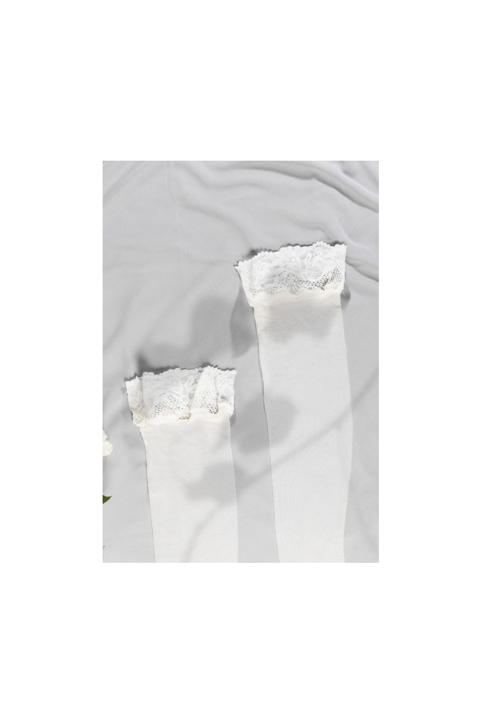 Auto-adhesive stockings 