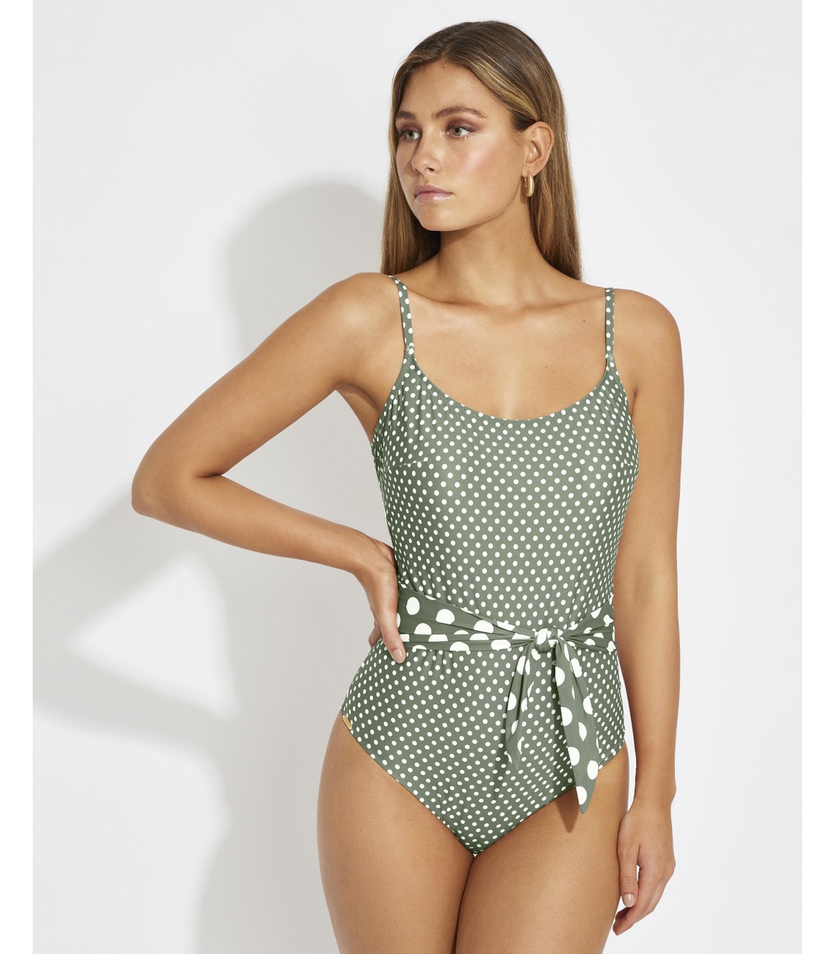 WIRELESS SQUARE NECKLINE SWIMSUIT