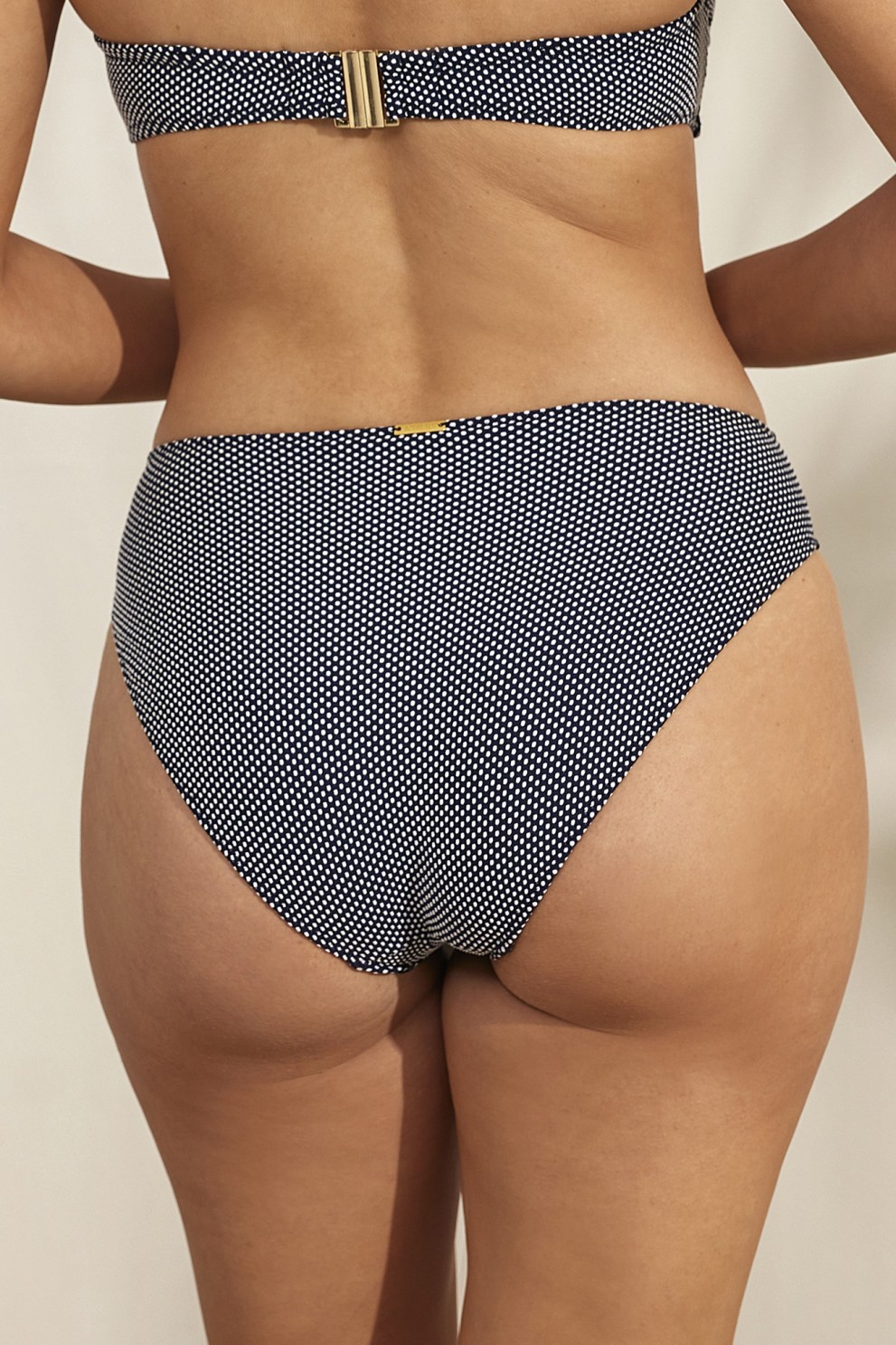 BIKINI BOTTOM