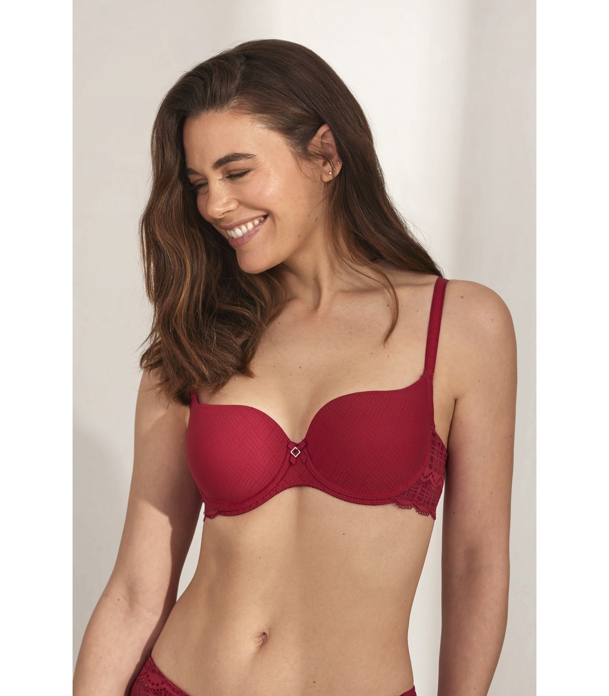 ESSENTIAL MOULDED BRA